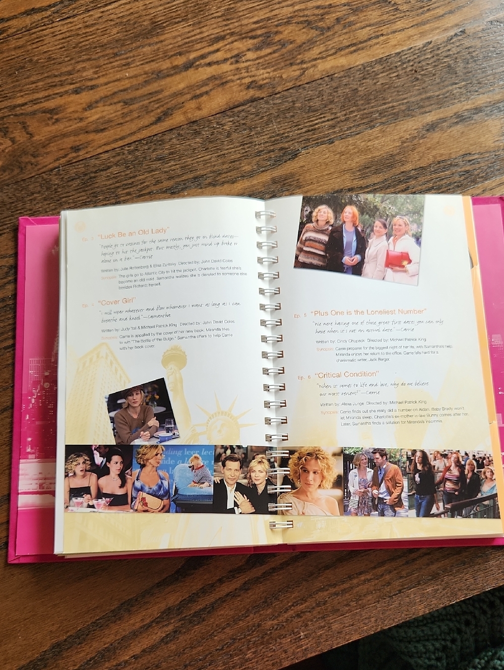 Sex and the City Complete Series Pink Box Set - Picture 7 of 9